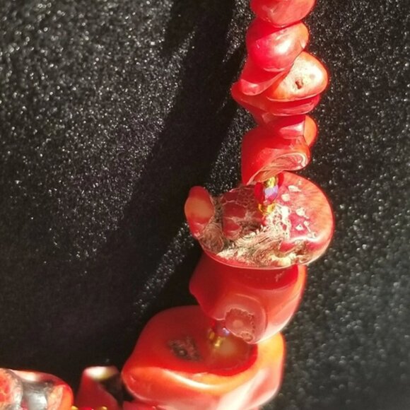 Elegant Red Coral Necklace - Picture 4 of 6